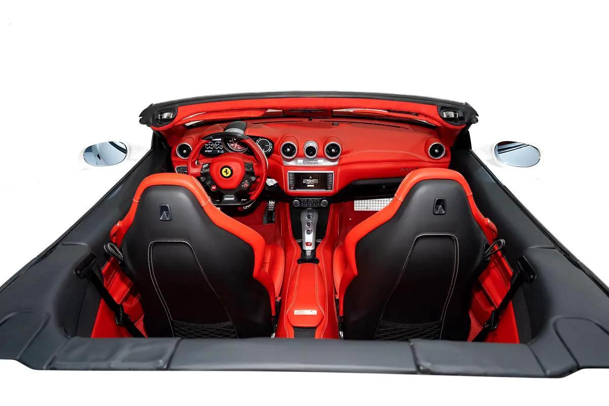 2016 FERRARI CALIFORNIA T | VERY LOW MILEAGE | HANDLING SPECIALE | CARBON LED STEERING |-6-6
