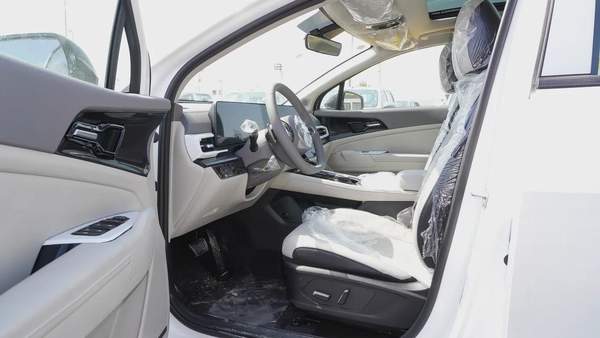 Kia Sportage 1.5L Turbo, Color White, Model 2025 WITH Panoramic Roof, 360 Camera
