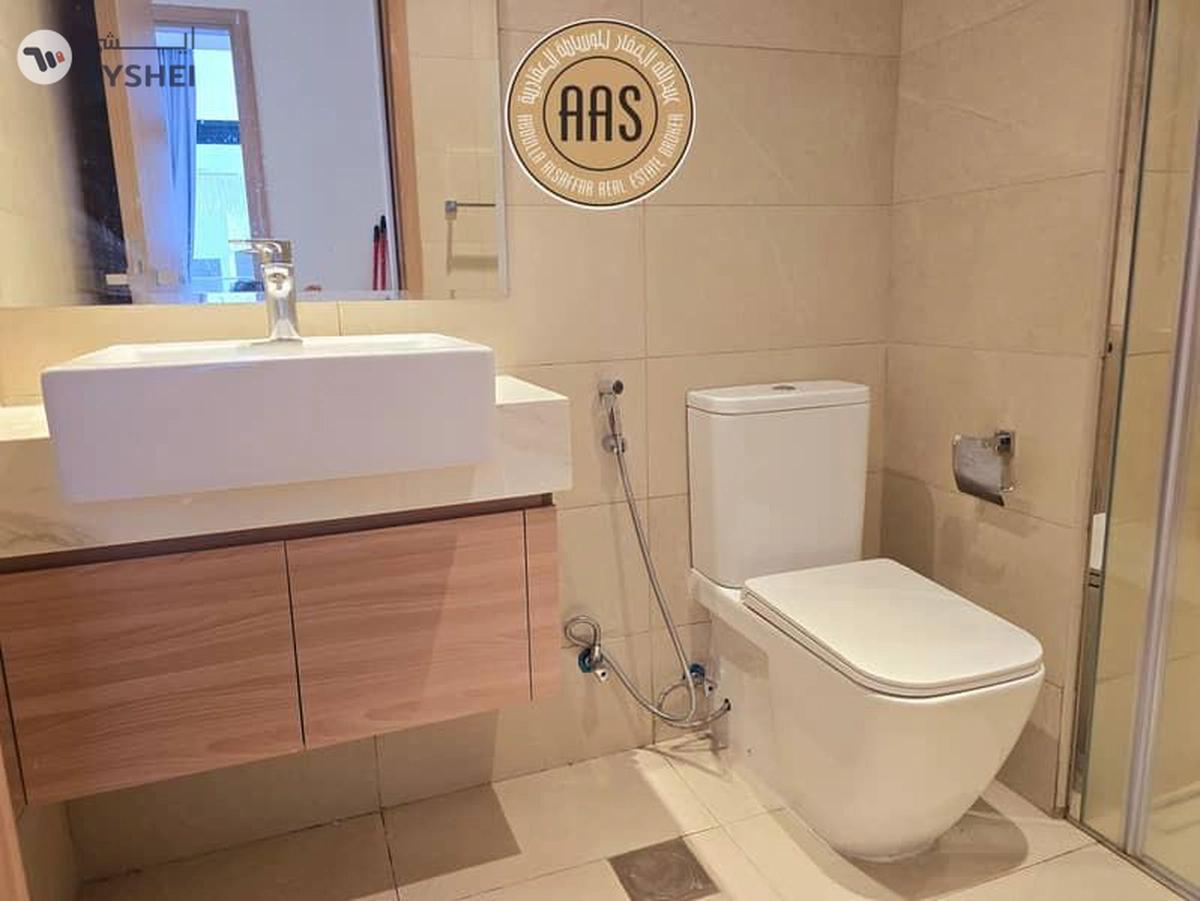 Corner Unite , Spacious 1bed_Room With kitchen Appliances, Prime Location-1-landscape