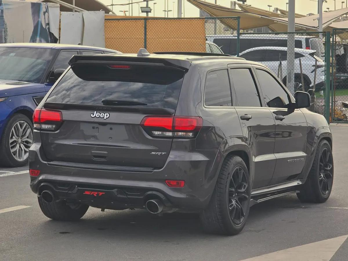 جيب كراند شيروكي 2017 مواصفات خليجية SRT 6.4 بحالة جيدة-5-5