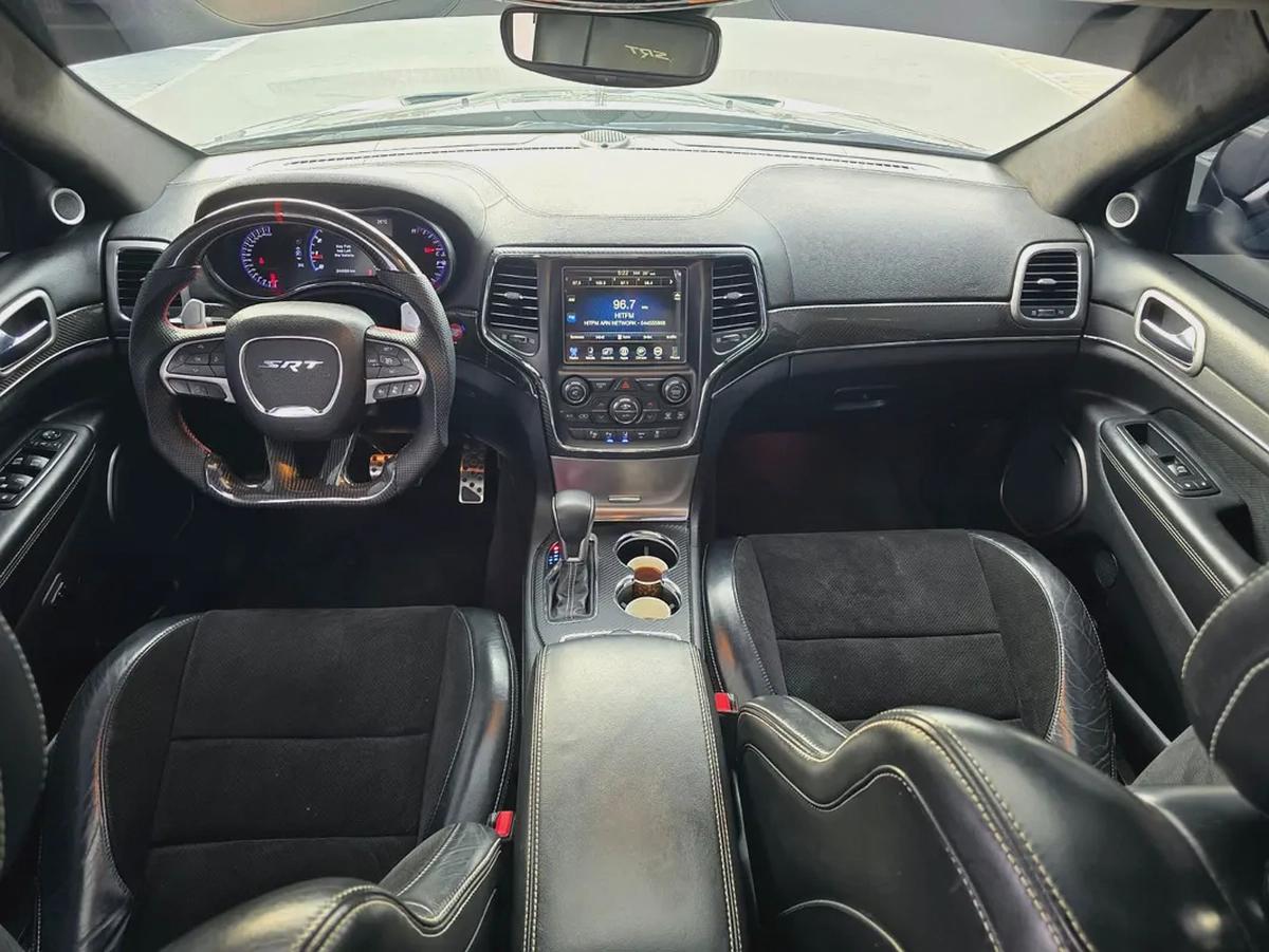 جيب كراند شيروكي 2017 مواصفات خليجية SRT 6.4 بحالة جيدة-7-7