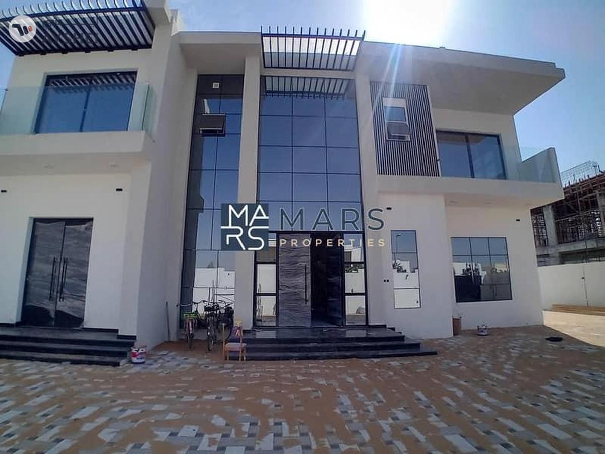 Timeless Elegance: A Luxurious Villa Built to Endure-0-0