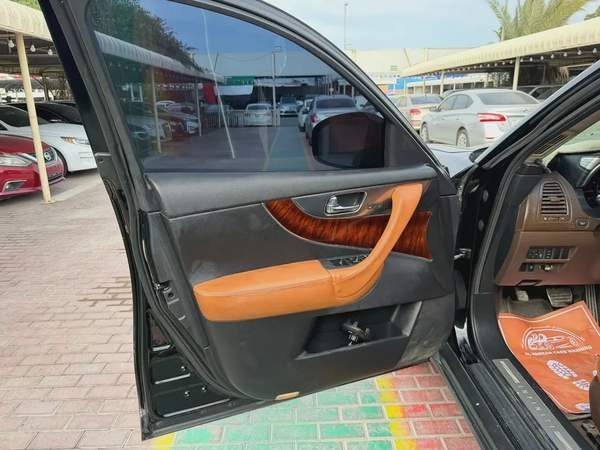 Infiniti FX35 2009, American Specs