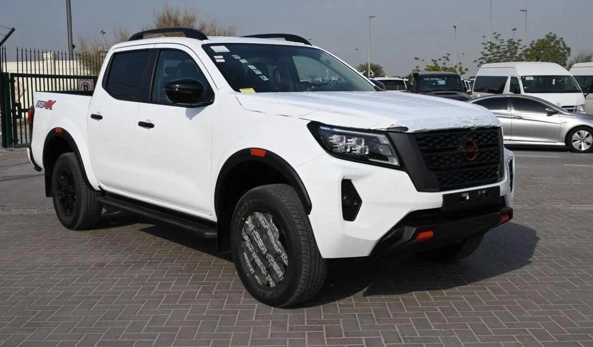 Nissan Navara 2.5 DIESEL PRO4X 4X4 AT 2025-2-2