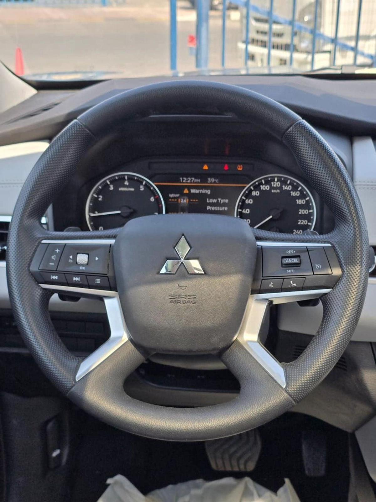 Mitsubishi Outlander MITSUBISHI OUTLANDER 2026 M-LINE-13-13