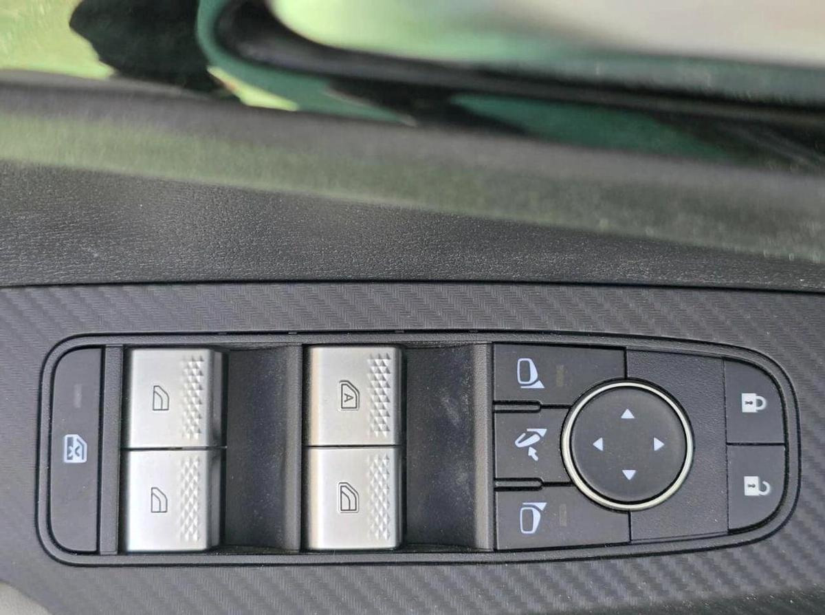 Mitsubishi Outlander MITSUBISHI OUTLANDER 2026 M-LINE-17-17