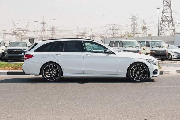 2016 - BENZ C450 STATION - SUPER CLEAN - LIKE NEW - ONLY 25,000 KM