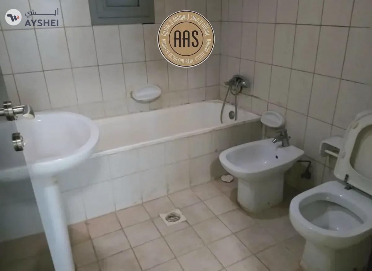 Front of bus stop huge 1bhk with Balcony Wardrobes-1-1