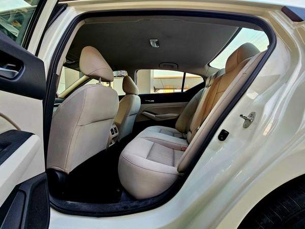 Nissan Altima S GCC/ 2.5L V4/ LOW MILEAGE/ IMMACULATE CONDITION