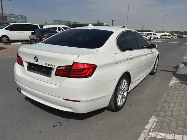 BMW 528i