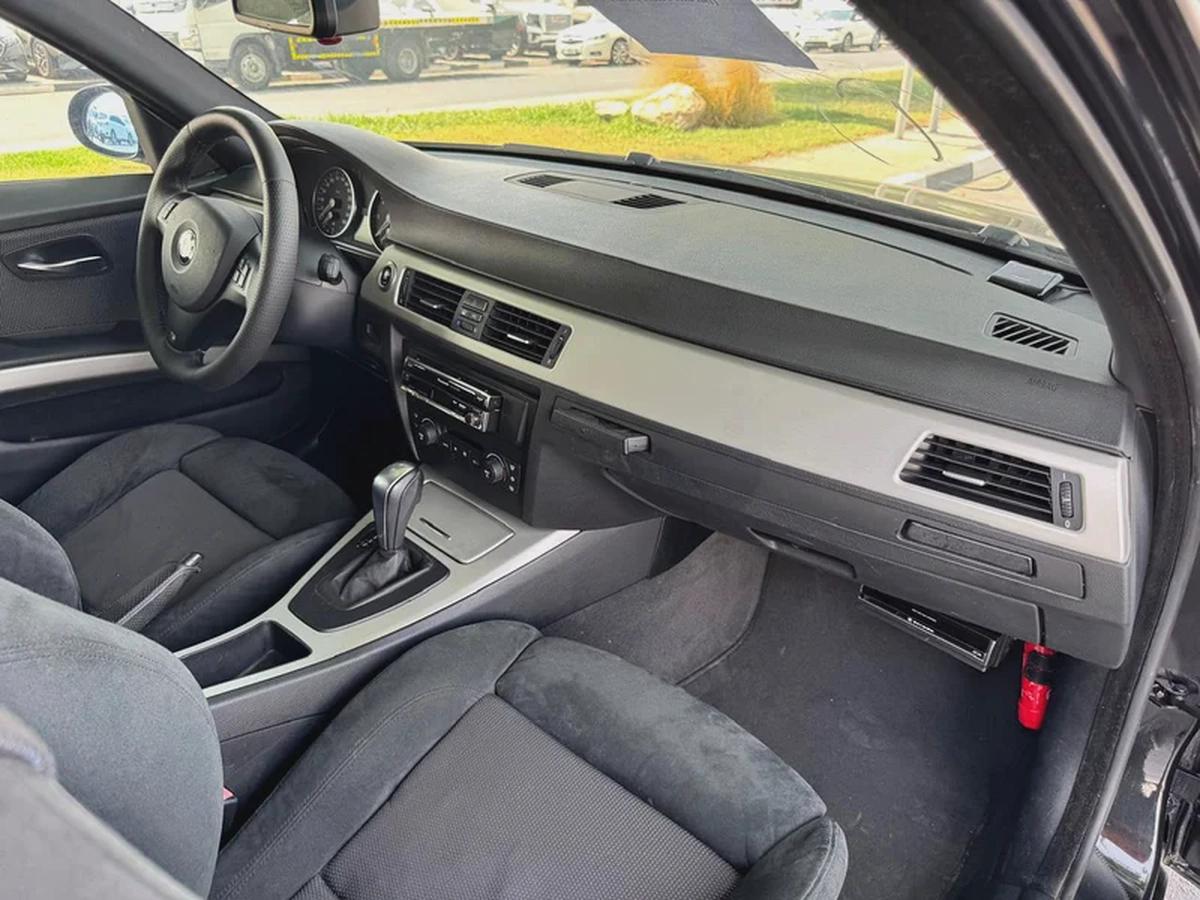 BMW | 323i | 2006 | ONLY | 80622 KM | JAPAN IMPORT | CLEAN TITLE-13-13