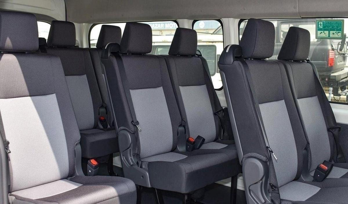 Toyota Hiace Toyota Haice 3.5 passenger 13 seater Model 2025-6-6