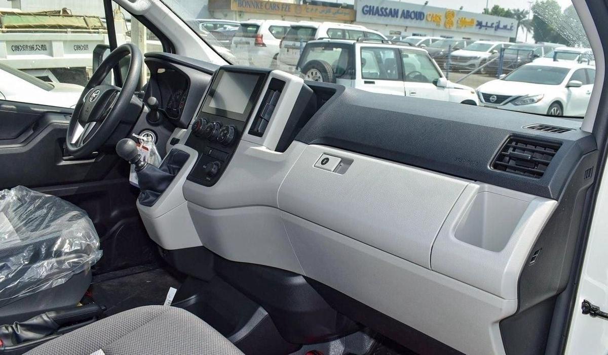 Toyota Hiace Toyota Haice 3.5 passenger 13 seater Model 2025-11-11