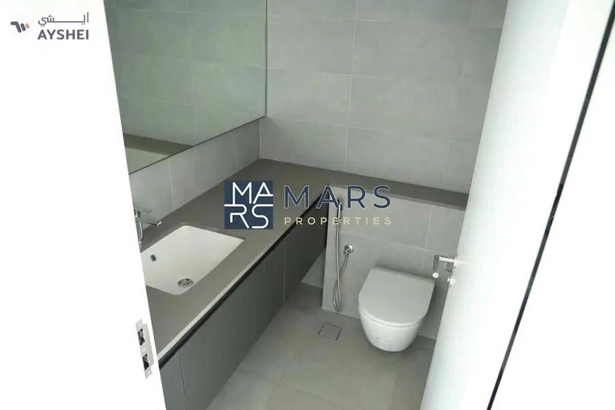 Bright & Spacious– Ideal for Comfort and Convenience!-2-2