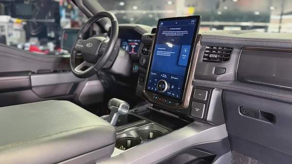 FORD F-150 LIGHTNING LARIAT ,EV, NO ACCIDENT, NO PAINT