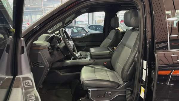 FORD F-150 LIGHTNING LARIAT ,EV, NO ACCIDENT, NO PAINT