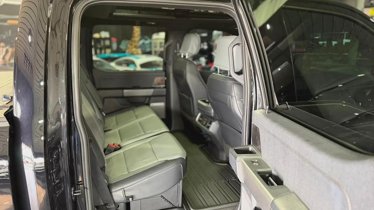 FORD F-150 LIGHTNING LARIAT ,EV, NO ACCIDENT, NO PAINT-7-7