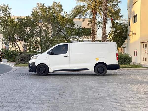 Peugeot Partner Van Long Body 2018 - GCC Specs - Reliable and Practical