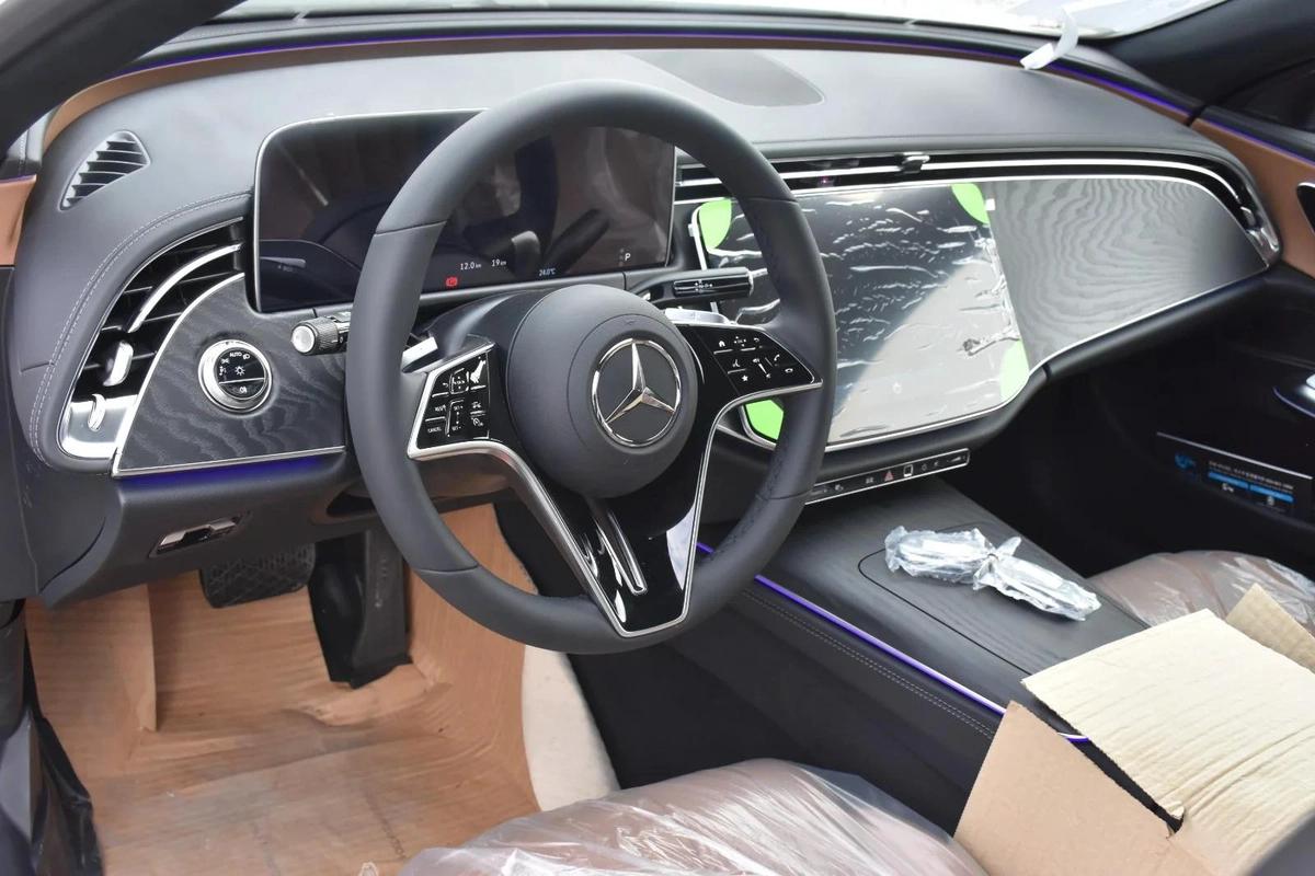 MERCEDES BENZ E200 2026 | WHITE-3-3