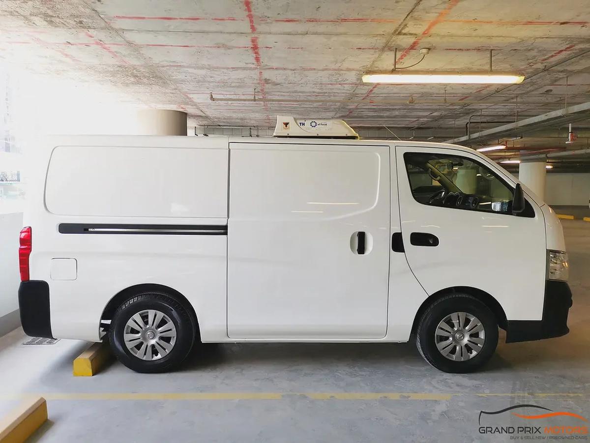 Nissan Urvan NV350 3Seater V4 2.5 Chiller Van 2022 Model GCC Specs In Perfect Condition-3-3