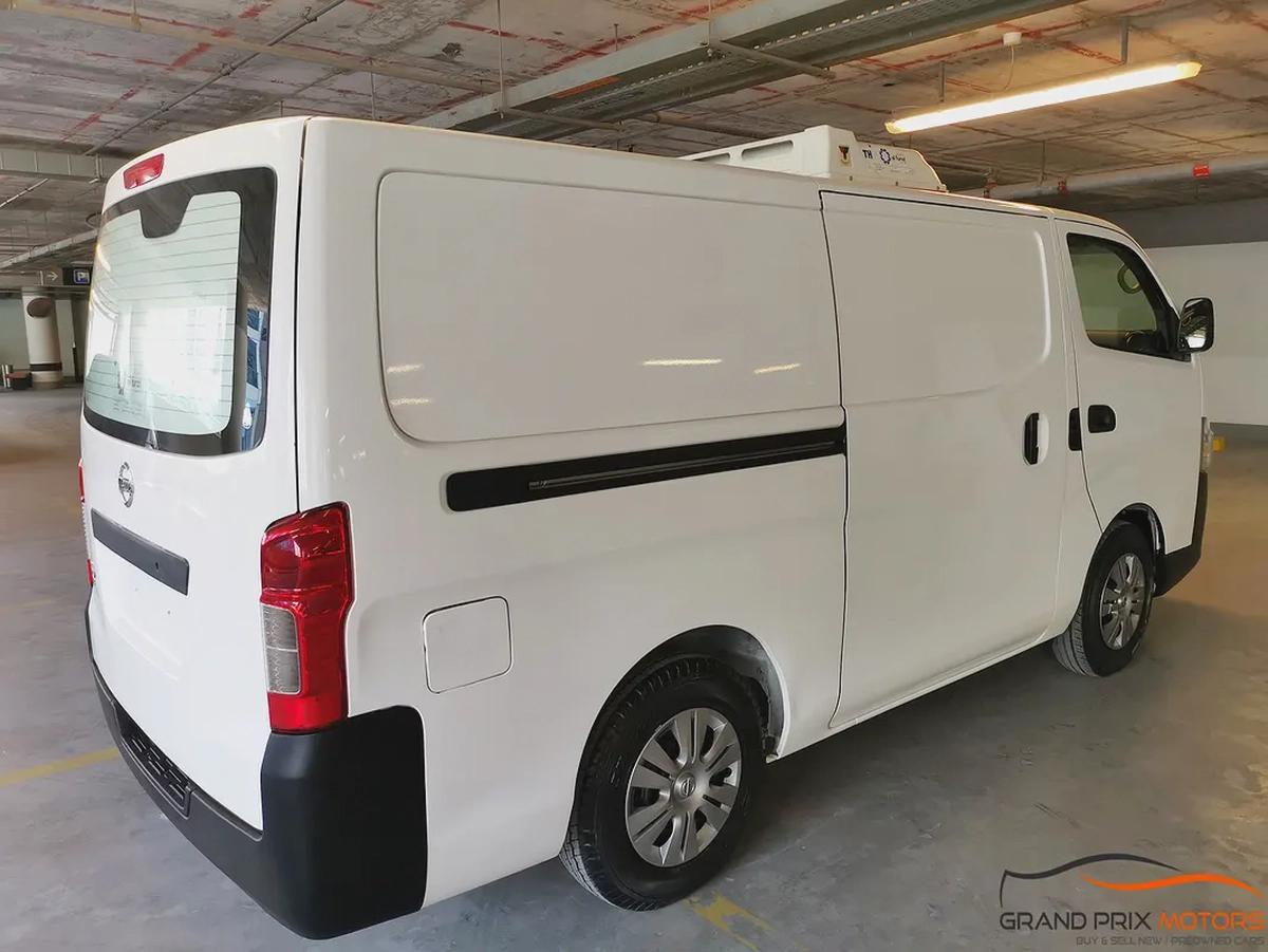 Nissan Urvan NV350 3Seater V4 2.5 Chiller Van 2022 Model GCC Specs In Perfect Condition-6-6