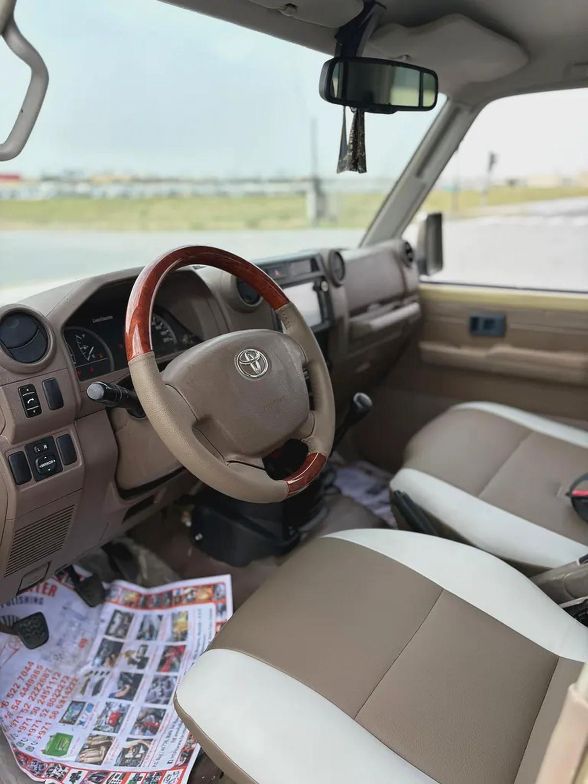 Toyota Land Cruiser petrol V6 2013 Danial cabin-11-11