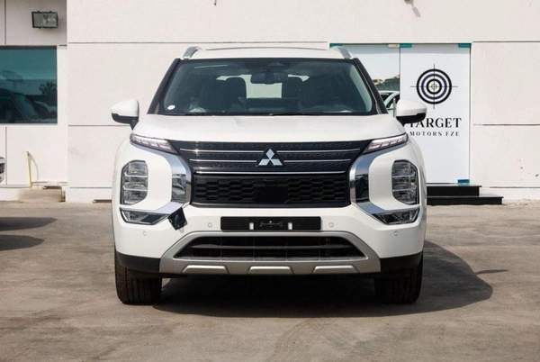 Mitsubishi Outlander OUTLANDER 2.5L 4WD WHITE