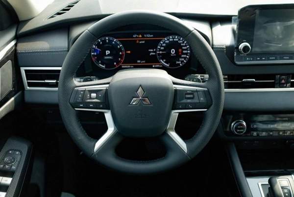 Mitsubishi Outlander OUTLANDER 2.5L 4WD WHITE