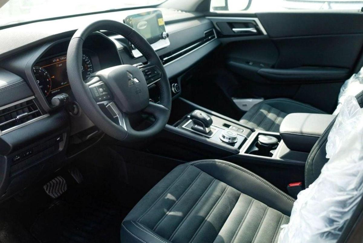 Mitsubishi Outlander OUTLANDER 2.5L 4WD WHITE-14-14