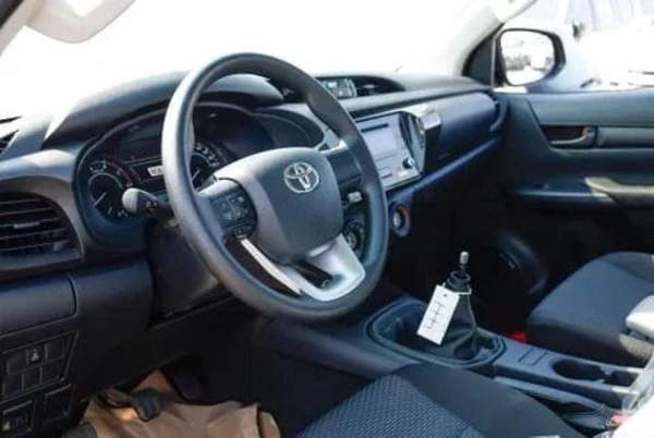 Toyota Hilux Toyota hilux mid option 2.4L diesel MY2025
