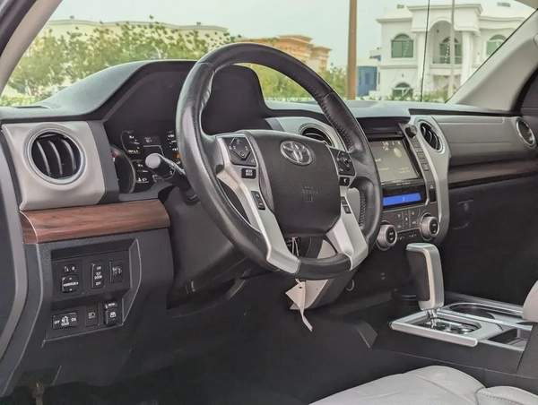 2019 Toyota Tundra Crewmax Limited -V8 5.7L - American Specs - GCC Ready