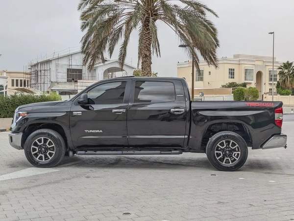 2019 Toyota Tundra Crewmax Limited -V8 5.7L - American Specs - GCC Ready