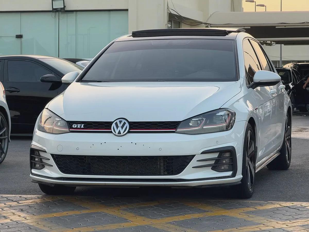 جولف GTI موديل 2018 خليجى بانوراما فل اوبشن صبغ الوكاله بحاله ممتازه-2-2