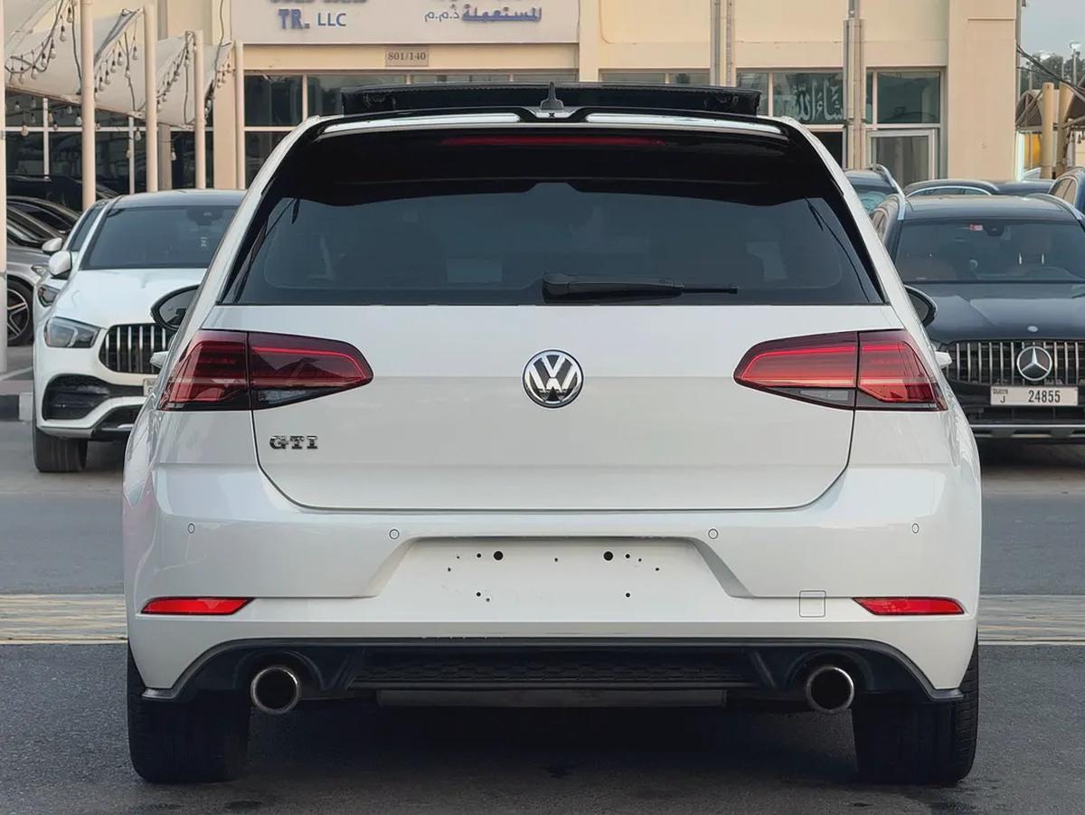 جولف GTI موديل 2018 خليجى بانوراما فل اوبشن صبغ الوكاله بحاله ممتازه-8-8