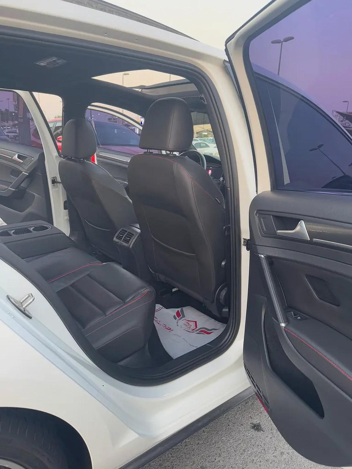 جولف GTI موديل 2018 خليجى بانوراما فل اوبشن صبغ الوكاله بحاله ممتازه-17-17