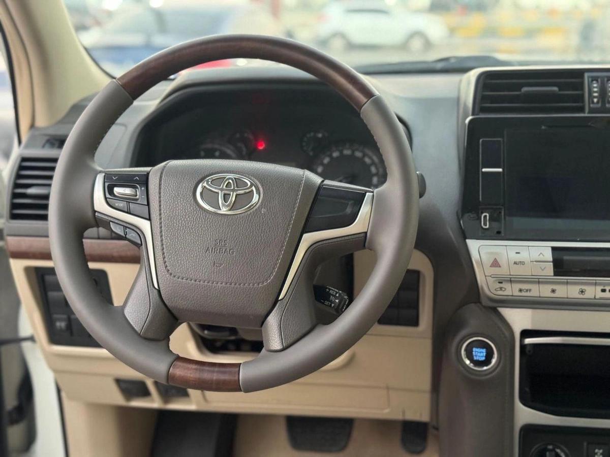 Toyota Prado EXR 4.0L 4WD-4-4