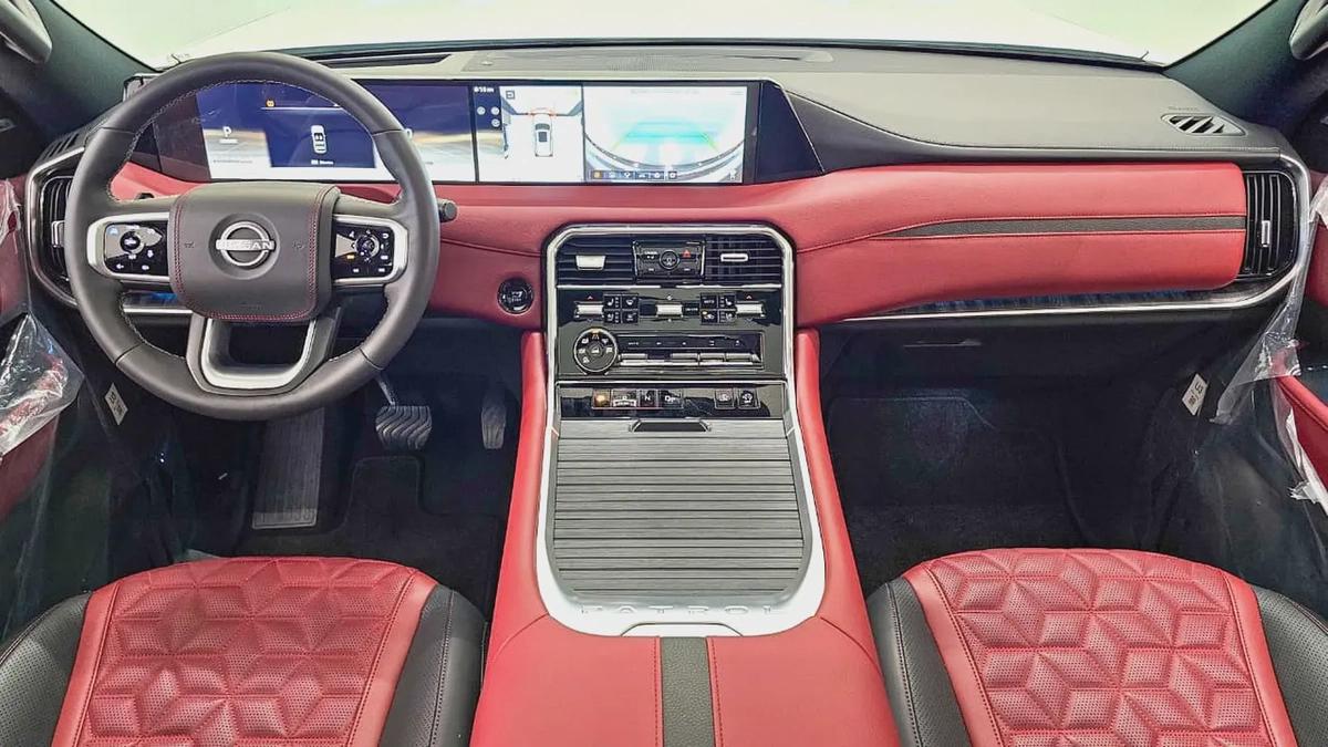 NISSAN - PATROL - LE PLATINUM CITY - 2025 - GCC - V6 TT - 7,200KM - UNDER WARRANTY FROM AGENCY-1-1