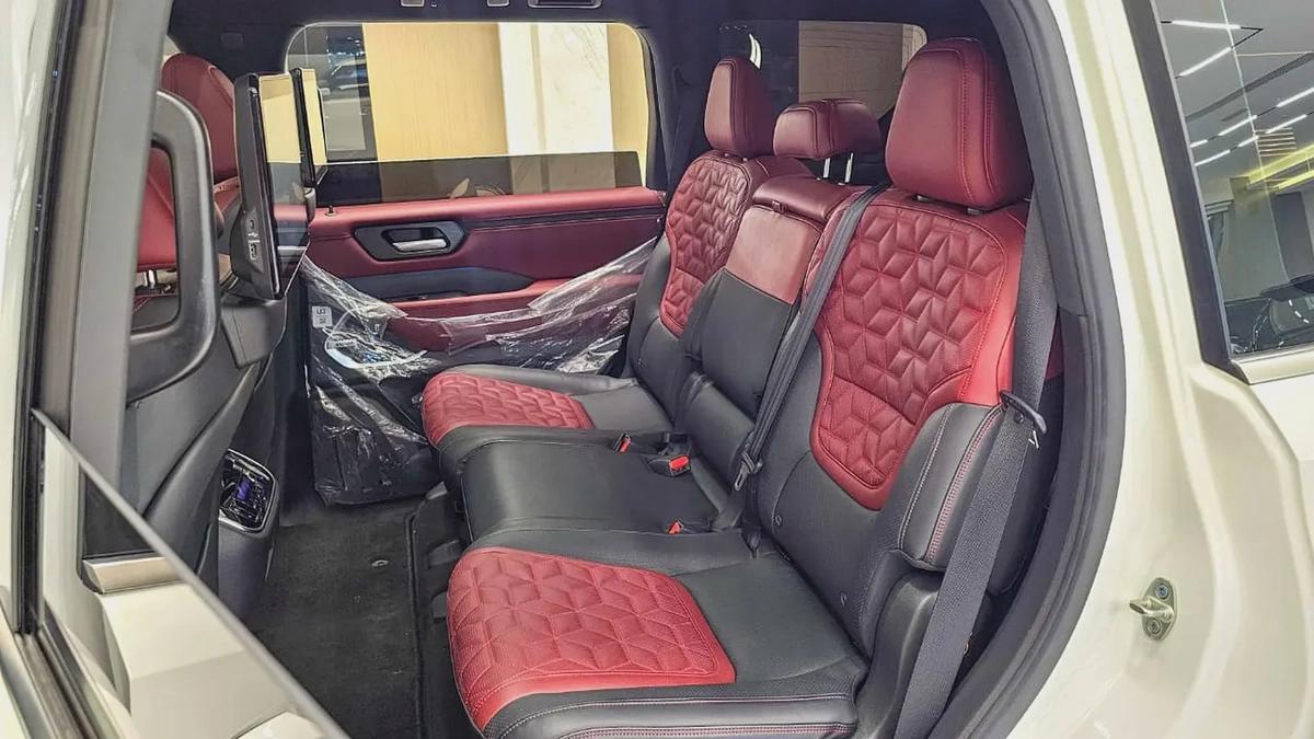 NISSAN - PATROL - LE PLATINUM CITY - 2025 - GCC - V6 TT - 7,200KM - UNDER WARRANTY FROM AGENCY-10-10