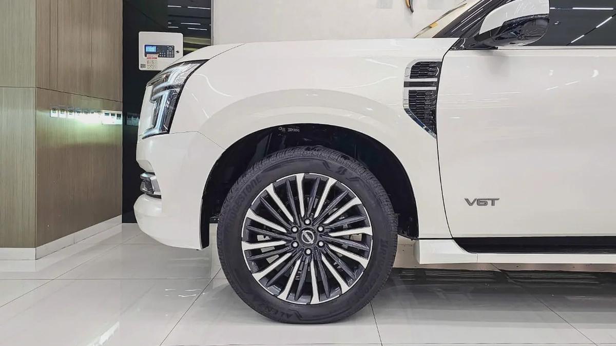 NISSAN - PATROL - LE PLATINUM CITY - 2025 - GCC - V6 TT - 7,200KM - UNDER WARRANTY FROM AGENCY-18-18
