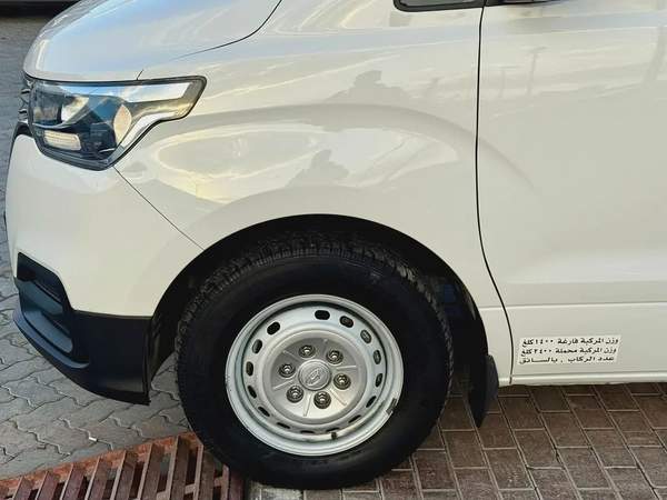 Hyundai H1 - 2021 GCC Specs, Absolutely Accident-Free Original Paint