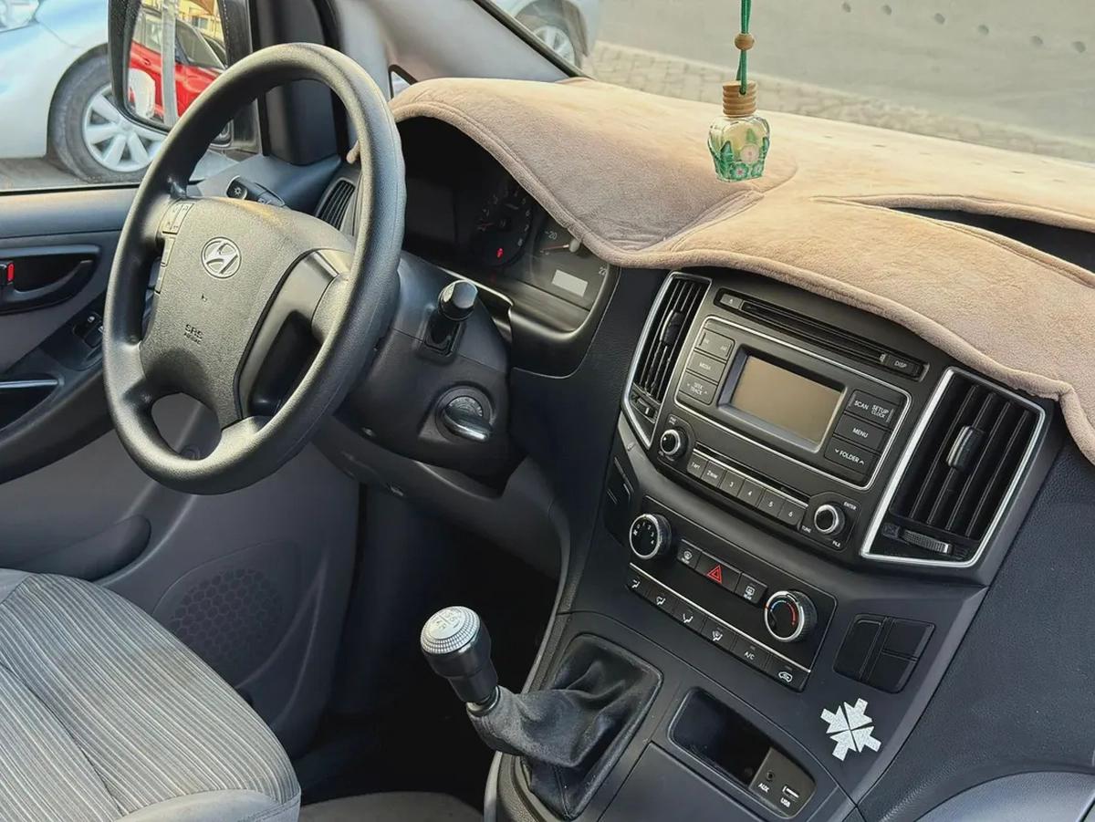 Hyundai H1 - 2021 GCC Specs, Absolutely Accident-Free Original Paint-9-9