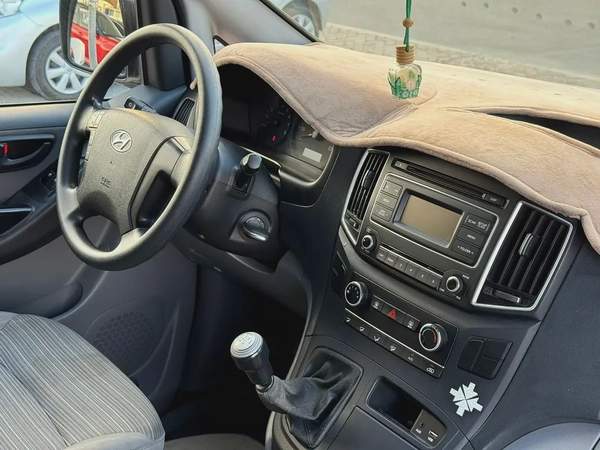 Hyundai H1 - 2021 GCC Specs, Absolutely Accident-Free Original Paint