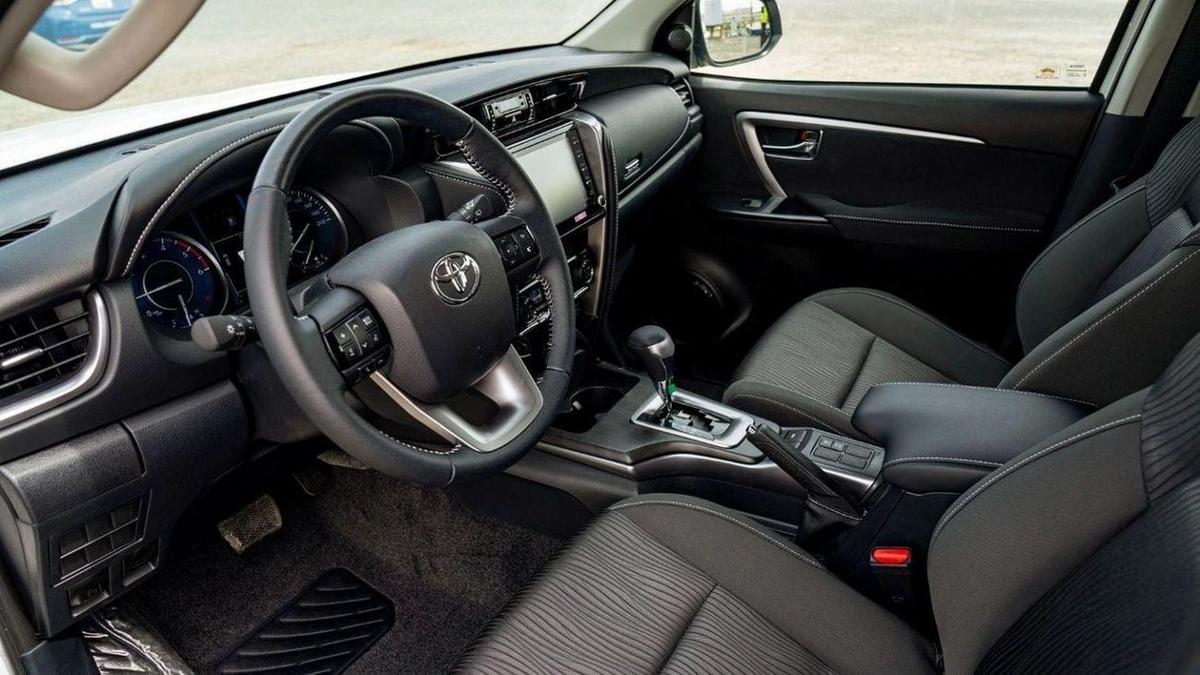 Toyota Fortuner Toyota Fortuner 2.4L Diesel 2024-11-11