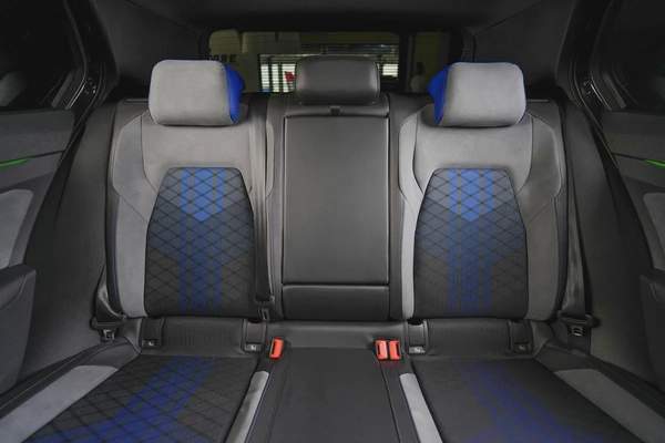 Volkswagen Golf R - Well maintained - Warranty available