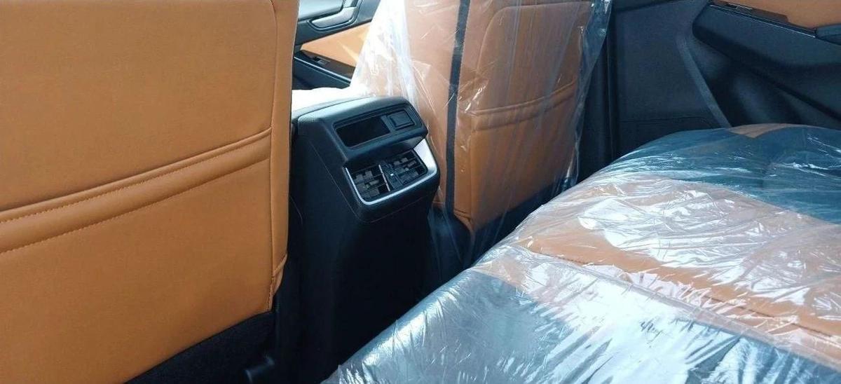 Mazda BT50 Mazda BT50 3.0L Diesel AT DC 2024YM | Export Price Exclusively on DubiCarsExclusively on DubiCars-6-6