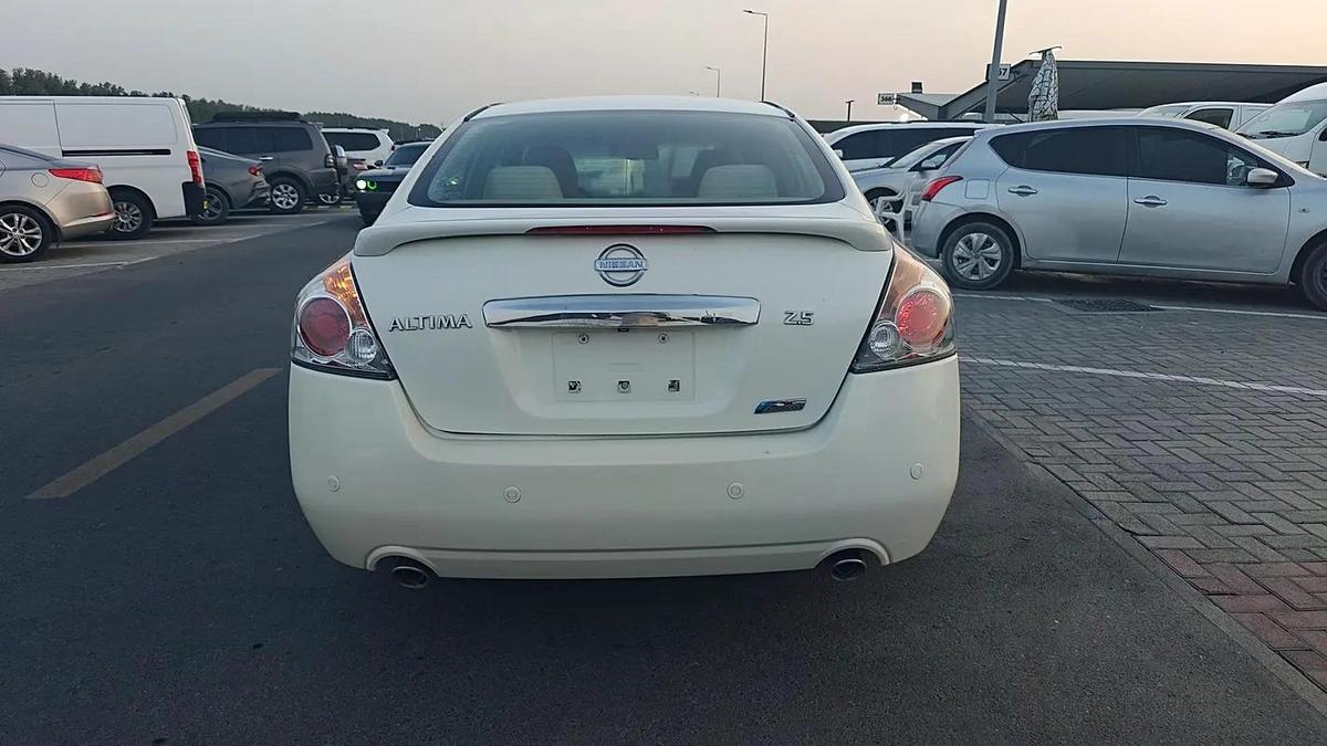 Nissan Altima SL 2011 - GCC Specs - Well Maintained-10-10