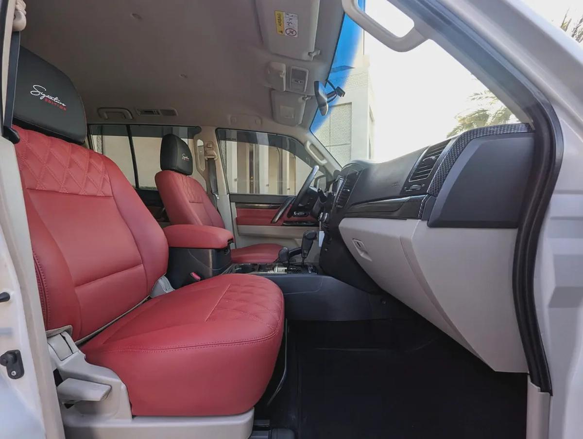 MITSUBISHI PAJERO 2015 GCC GLS MID OPTION IN EXCELLENT CONDITION-3-3