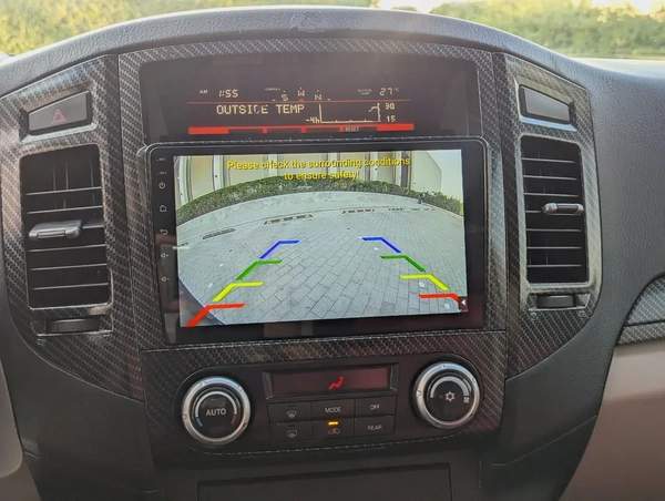 MITSUBISHI PAJERO 2015 GCC GLS MID OPTION IN EXCELLENT CONDITION