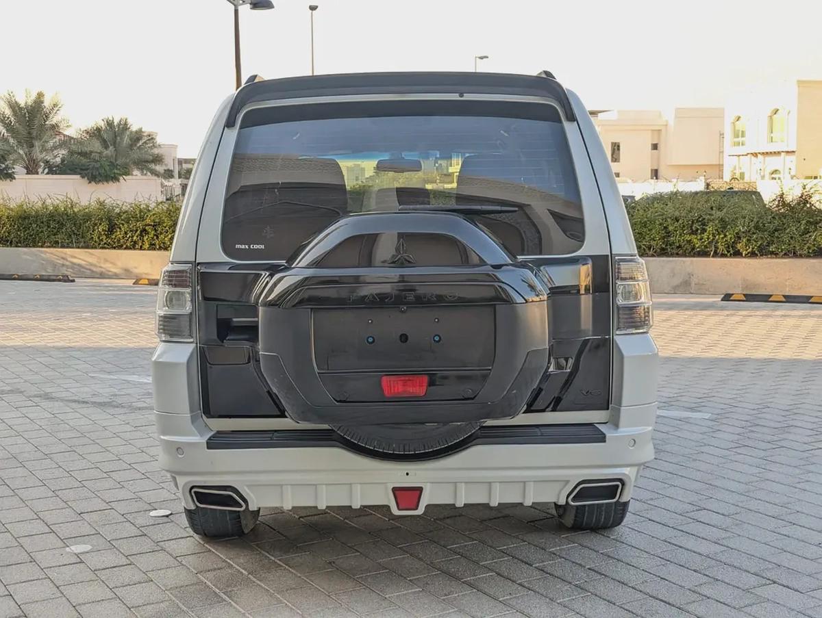 MITSUBISHI PAJERO 2015 GCC GLS MID OPTION IN EXCELLENT CONDITION-17-17