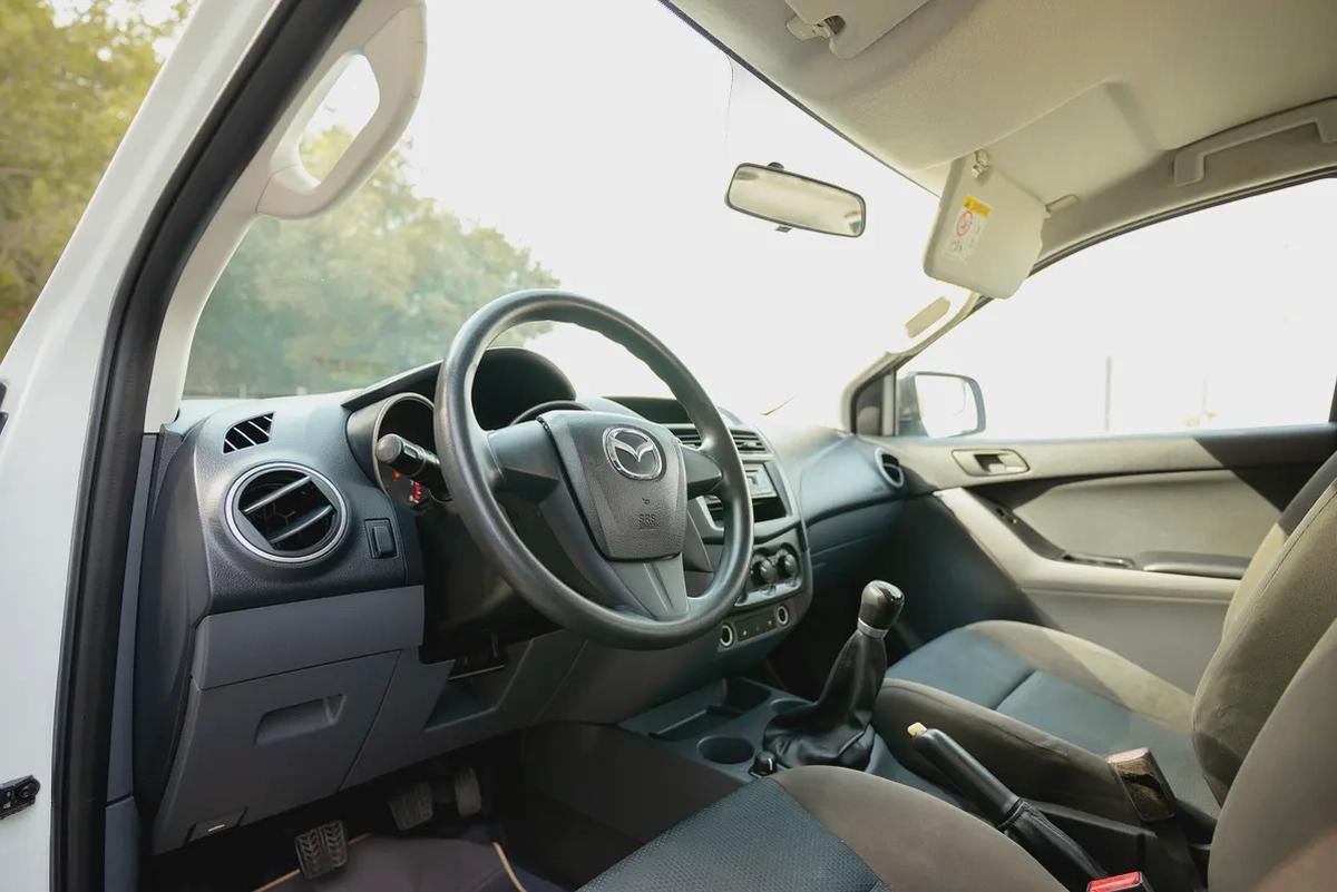 Mazda BT-50 | Double Cabin 4X4 | Manual | GCC Specs | Ref#M73264-12-12